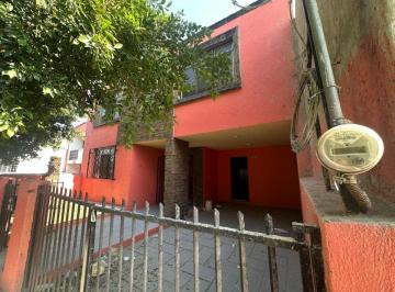 Casa de 5 habitaciones, San Pedro Tlaquepaque · Casa de 241 m² con 5 Recámaras en Venta en Fraccionamiento Revolución