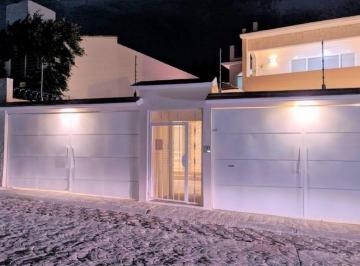 Casa de 3 habitaciones, Querétaro · Venta Casa en Milenio 3 Rec 3 Est 4 Baño Terraza Balcón Recamara Principal Pb Ideal Adultos Mayores