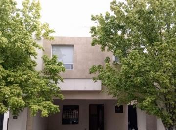 Casa de 3 habitaciones, Saltillo · Casa en Renta 3 Recamaras Fracc. Maravillas