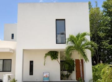 Casa · 120m² · 2 Recámaras · 2 Estacionamientos · Casa en Renta en Residencial Arbolada, Cancún