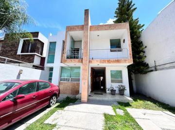 Casa de 3 habitaciones, Querétaro · Casa de 340 m² con 3 Recámaras en Venta en Cumbres del Lago