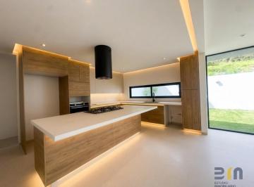 Casa · 340m² · 3 Recámaras · 3 Estacionamientos · Bosques de La Herradura. Casa en Venta