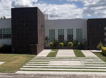 Casa · 280m² · 4 Recámaras · 4 Estacionamientos · Casa en Fraccionamiento El Porvenir San Juan del Río Querétaro