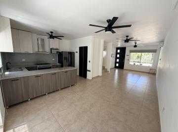 Casa en condominio · 199m² · 3 Recámaras · 2 Estacionamientos · Casa en Renta con Paneles Solares y Terreno Excedente