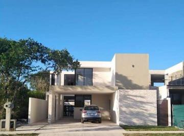 Casa de 4 habitaciones, Mérida · Casa en Renta en Cholul, Mérida con 4 Habitaciones