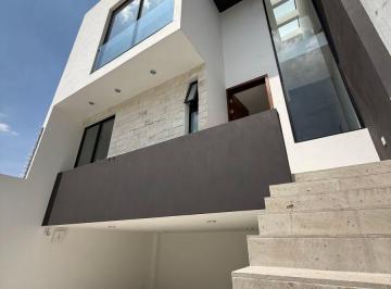 Casa de 4 habitaciones, San Pedro Tlaquepaque · Casa de 209 m² con 4 Recámaras con Baños Completos en Paisajes del Tesoro