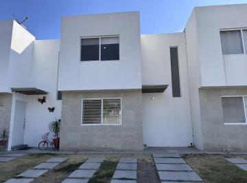 1 · Casa en Renta, 2 Recámaras, en Paseos del Bosque, Corregidora, Qro