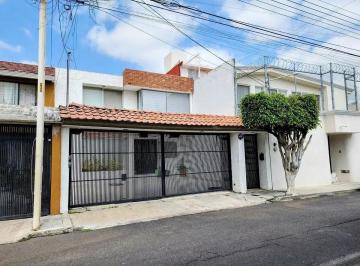 1 · Casa Amueblada en Renta en Tejeda Amplios Espacios