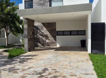 Casa de 4 habitaciones, Mérida · Casa Amueblada en Renta en Privada Kinish Acabados de Lujo Excelente Ubicacion y Seguridad