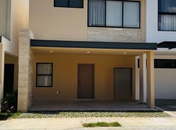 Casa · 149m² · 3 Recámaras · 2 Estacionamientos · Casa en Venta en Residencial Arbolada
