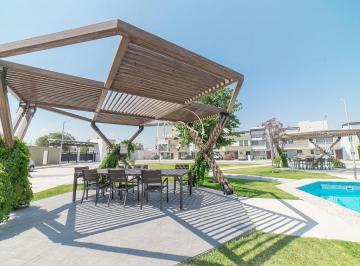 Casa · 186m² · 4 Recámaras · 2 Estacionamientos · Casa en Renta Fraccionamiento Civital Celaya