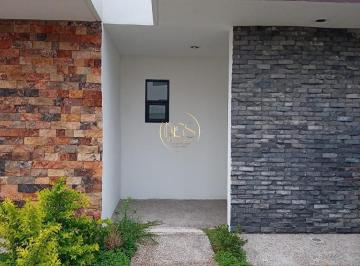 Casa · 183m² · 4 Recámaras · 2 Estacionamientos · Casa en Renta o Venta Zana Entorno Residencial Celaya