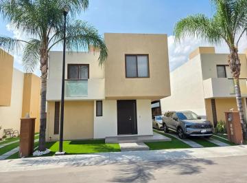 1 · Casa en Venta en Puerta Real II, Modelo Cordoba, con Mejoras Exclusivas