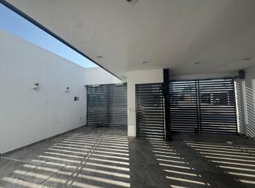 Casa de 3 habitaciones, Salamanca · Casa Las Glorias Residencial de 172 m² con 3 Recámaras en Renta en Salamanca