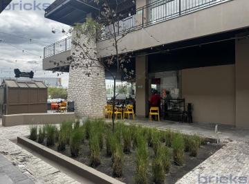 Local comercial · 70m² · 60 Estacionamientos · Local en Renta en Pb, Frente a La Universidad Anahuac Zibata Querétaro