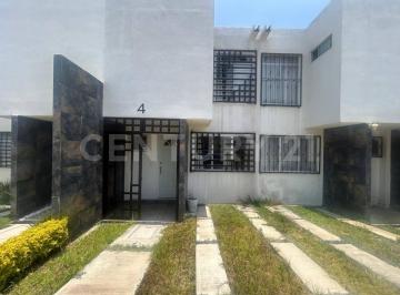 Casa · 83m² · 3 Recámaras · 2 Estacionamientos · Renta Casa Residencial Valle de Las Flores Nicolas Romero 11402