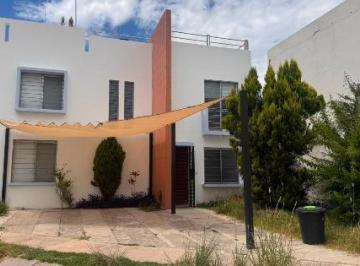 Casa en condominio · 5 Recámaras · 2 Estacionamientos · Casa en Renta Amueblada Bonaterra Residencial Coto 2