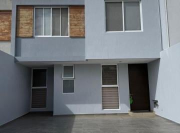 Casa en condominio · 3 Recámaras · 2 Estacionamientos · Casa en Renta en Villa Teri