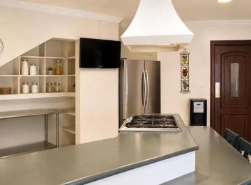 1 · Residencia en San Patricio, en Calle de Tráfico Local