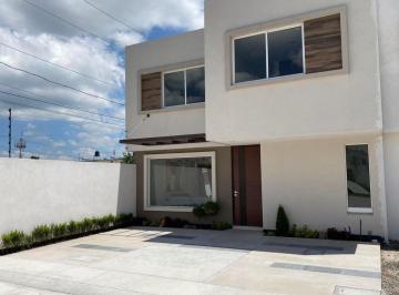 Casa · 169m² · 3 Recámaras · 2 Estacionamientos · Casa en Venta en Metepec San Salvador Tizatlalli Gis 27 - 356