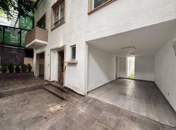 Imagina Vivir en el Corazón de la Ciudad con Espacio para todo lo que Necesitas. · Venta Casa en La Colonia Florida