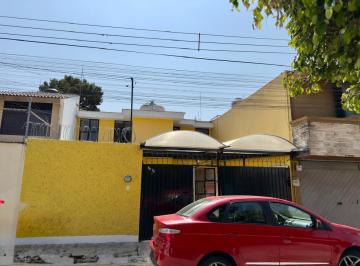 Casa · 150m² · 3 Recámaras · 2 Estacionamientos · Casa en Venta a Pie de Calle en Campestre Mayorazgo