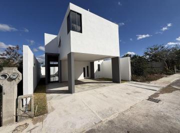 0136b9bfd076135aad8107025a04c3688b845827670314f5986fac83352137aa · Casa de 3 Recámaras en Privada Camelia