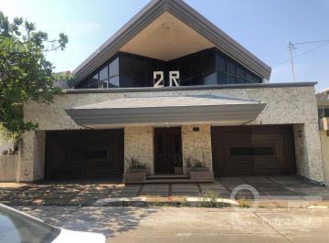 Casa · 542m² · 3 Recámaras · 2 Estacionamientos · Casa en Venta Col. Centro Coatzacoalcos
