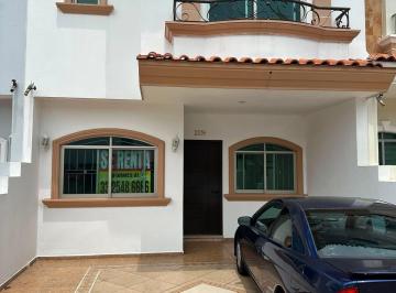Casa · 131m² · 4 Recámaras · 2 Estacionamientos · Se Renta Casa en Fraccionamiento Viveros del Valle Zapopan Jalisco