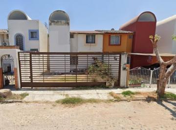 Casa de 3 habitaciones, Puerto Vallarta · Venta de Casa Calle Tiburon Numero 116 Colonia Los Delfines Puerto Vallarta Jalisco