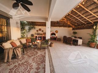 Casa · 373m² · 4 Recámaras · 2 Estacionamientos · Casa en Venta en Supermanzana 11