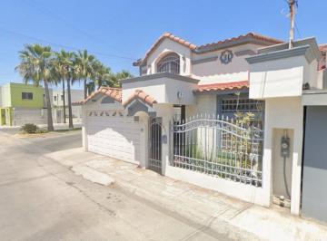 Casa de 4 habitaciones, Tijuana · Venta de Hermosa Casa de Dos Pisos Ubicada en Altabrisa, Tijuana, Baja California!