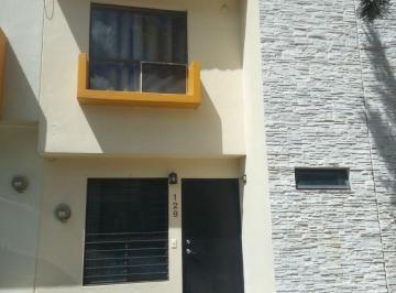 Casa de 3 habitaciones, Tlajomulco de Zúñiga · Altea Residencial, Casa en Renta de Tres Recámaras y Dos Baños