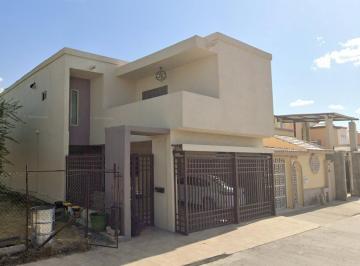 Casa de 3 habitaciones, Piedras Negras · Casa en Venta en Loma Bonita, Piedras Negras, Coahuila 240 m²