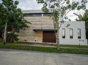 fb72d05b870f92a700394db160ff410fbeea423e606f0edccdf79d86cc7afc02 · Casa en Venta o Renta en Yucatán Country Club