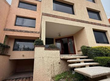 Casa · 268m² · 4 Recámaras · 4 Estacionamientos · Casa en Venta en Satélite