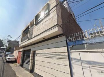 Casa de 3 habitaciones, Miguel Hidalgo · Casa de 510 m² con 3 Recámaras en Venta en Observatorio