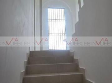 Casa · 330m² · 3 Recámaras · 3 Estacionamientos · Casa en Venta en Cadereyta