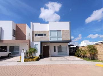 Casa en condominio de 3 habitaciones, Querétaro · Casa Amueblada en Renta en Condominio, Dentro del Fracc, Cumbres del Lago Juriquilla Queretaro