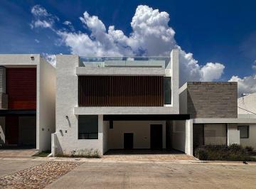 Casa · 377m² · 4 Recámaras · 2 Estacionamientos · Casa Luciana en Venta en Terranza