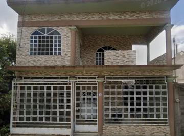 Casa de 3 habitaciones, Centro · Venta de Casa!