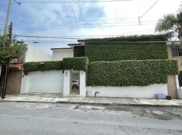1 · Casa en Venta en Fraccionamiento Lolyta en Guadalupe, Zona Lindavista