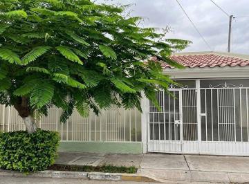 Casa · 144m² · 4 Recámaras · 1 Estacionamiento · Casa de Una Planta Colinas del Río