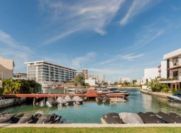 Casa · 275m² · 4 Recámaras · 3 Estacionamientos · Casa Amueblada 4 Rec en Renta Laguna 1 Puerto Cancun