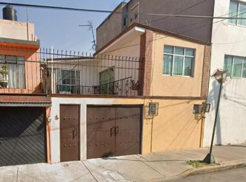 Casa de 3 habitaciones, Tlalpan · Casa en Venta en Tlalpan ¡Invierte en Una Propiedad de Recuperaciòn Hipotecaria!
