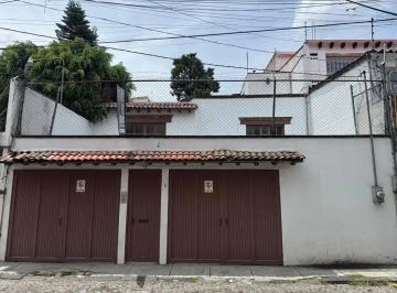 Casa · 273m² · 4 Recámaras · 4 Estacionamientos · Casa Renta en San Ángel, con Uso de Suelo Mixto
