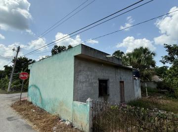 Terreno / Lote de 1 habitación, Espita · Casa Antigua en Esquina con Amplio Terreno y Gran Potencial de Rehabilitación en