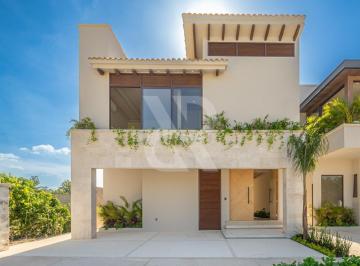 Casa · 288m² · 3 Recámaras · 3 Estacionamientos · Venta Renta Casa Losantos Zona Huayacan Cancun