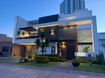 Casa de 5 habitaciones, Pachuca · Casa de Lujo en Rincón Esmeralda | 5 Recámaras | Roof Garden | Zona Plateada