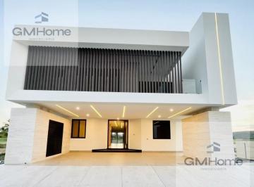 Casa · 670m² · 5 Recámaras · 2 Estacionamientos · Casa en Renta en Marina Campo de Golf